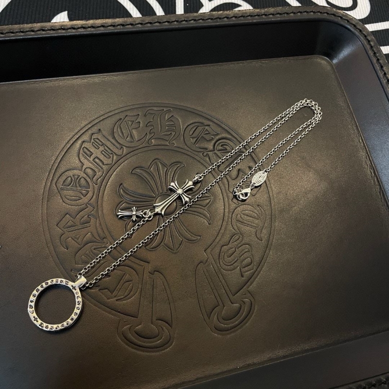 Ch**me He**ts necklaces